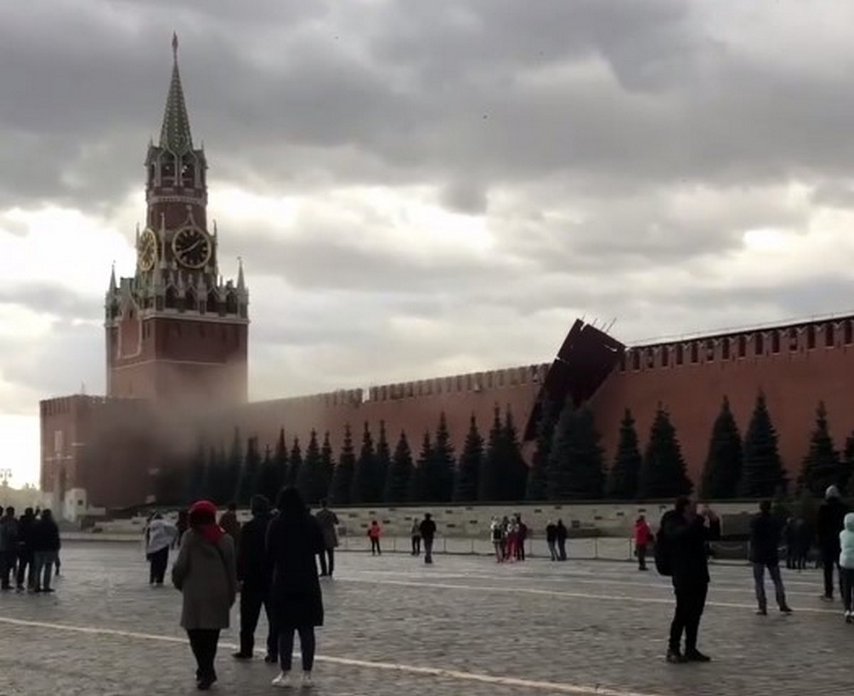 Ураган в москве как называется. Мерлоны Московского Кремля. Стены Кремля в Москве. Ураган в Москве 1998 Кремль. У кремлевской стены.